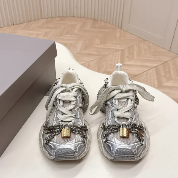 SHBAL0010-01 Balenciaga 3XL Chain-Detail Chunky Sneakers