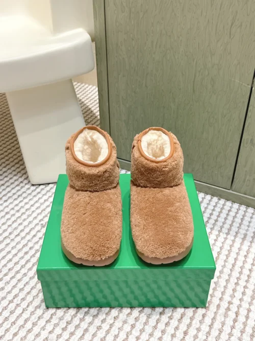 Bottega Veneta Suede Snow Boots