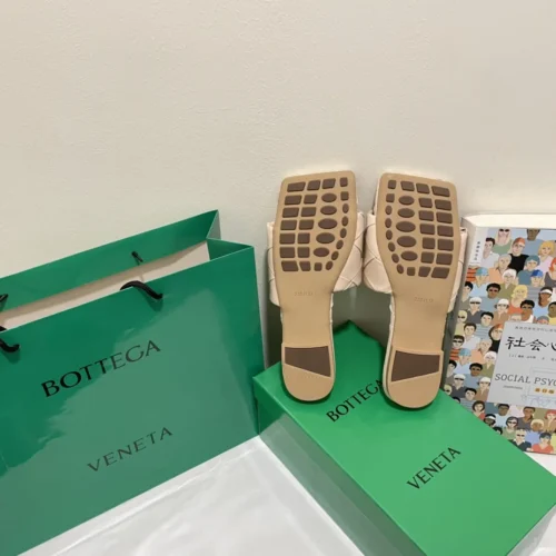 Bottega Veneta Slides