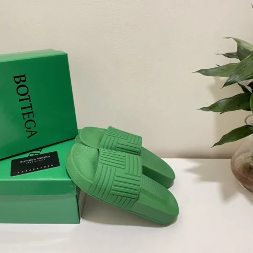 Bottega Veneta Slides