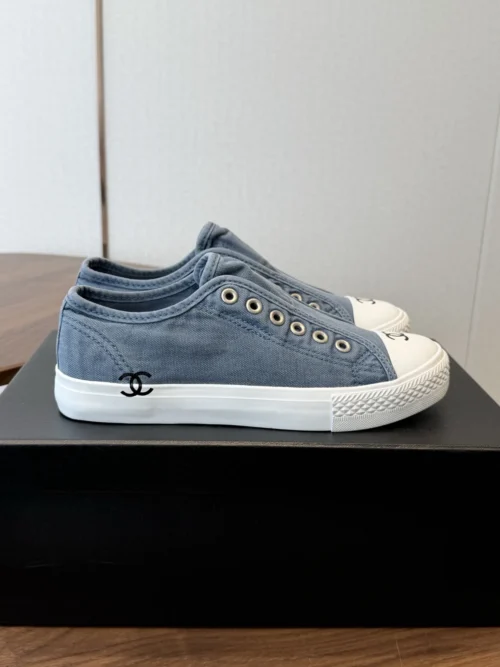 Chanel Canvas Canvas Sneakers
