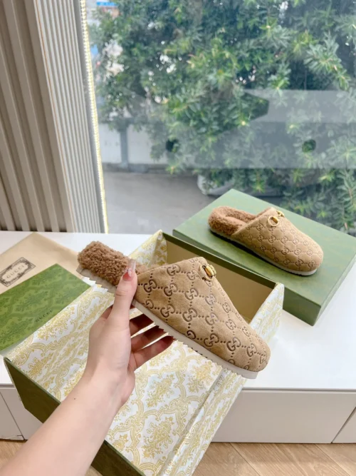 Gucci Leather Mules