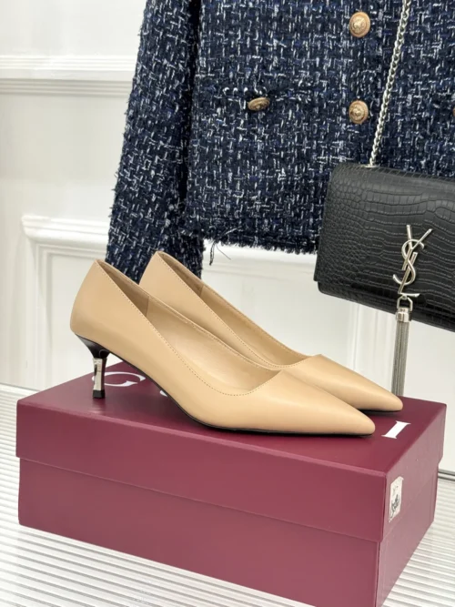 Gucci Lambskin Pointed-Toe Pumps