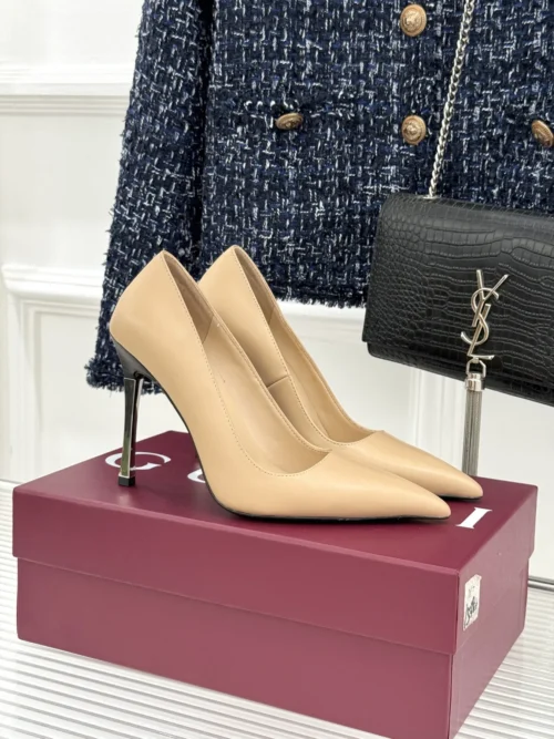 Gucci Lambskin Pointed-Toe Pumps
