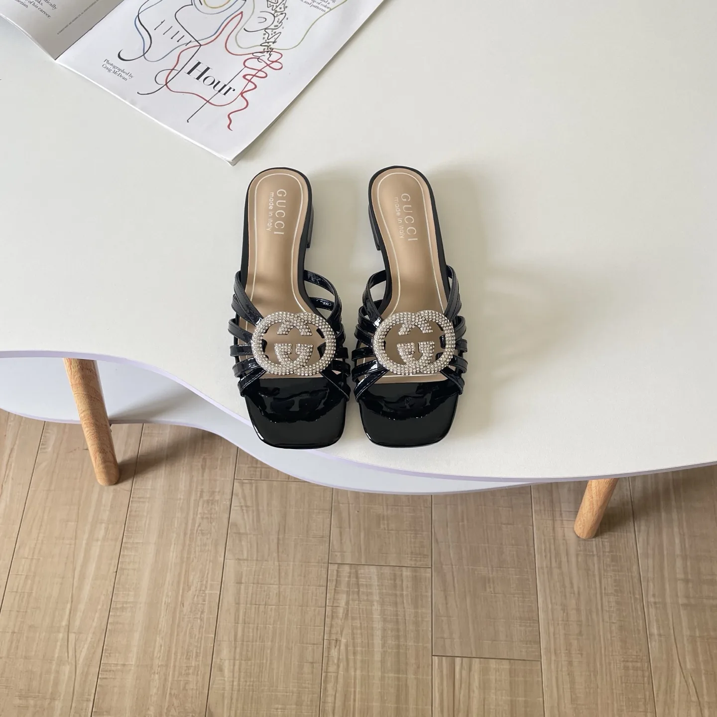 SHGUCCI0127-01 Gucci Crystal-Embellished Slides