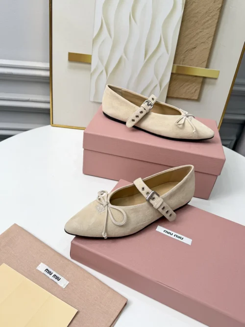 Miu Miu Pointed-Toe Bow-Detail Mary Jane Shoes
