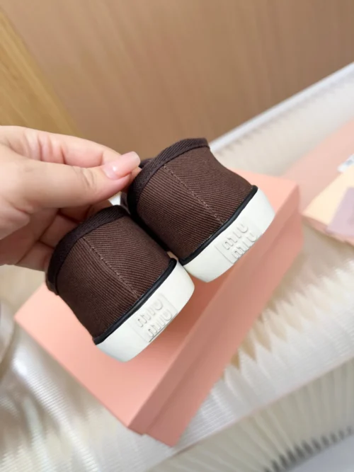 Miu Miu Canvas Canvas Sneakers