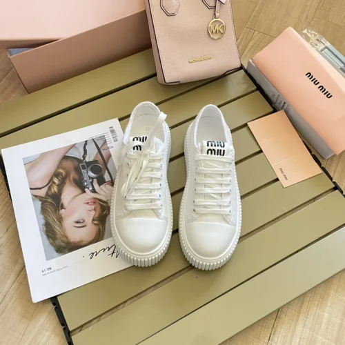Miu Miu Canvas Canvas Sneakers