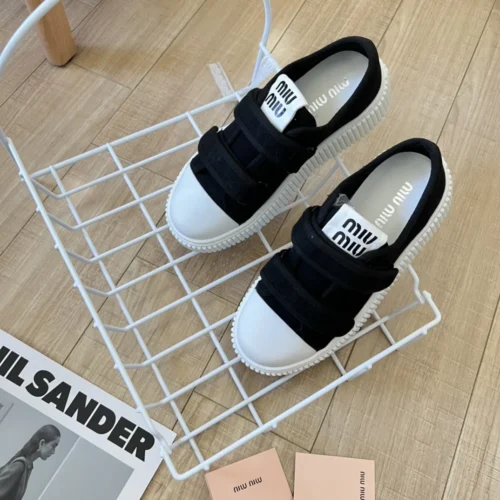 Miu Miu Canvas Canvas Sneakers