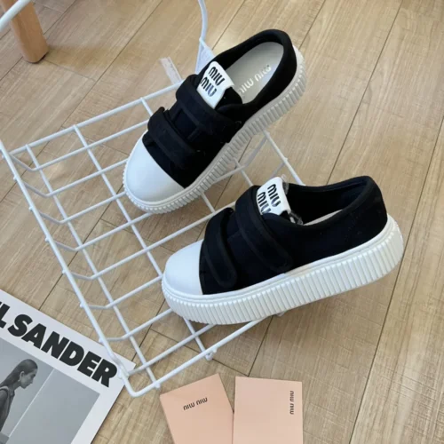 Miu Miu Canvas Canvas Sneakers