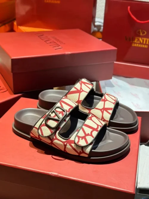 Valentino Slides