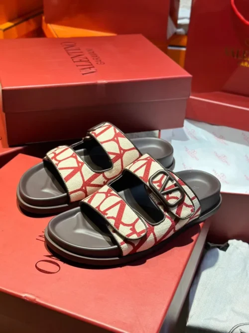 Valentino Slides