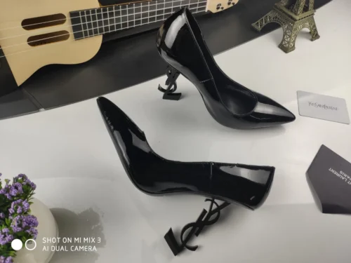 Saint Laurent Pumps