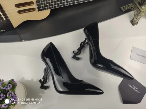 Saint Laurent Pumps
