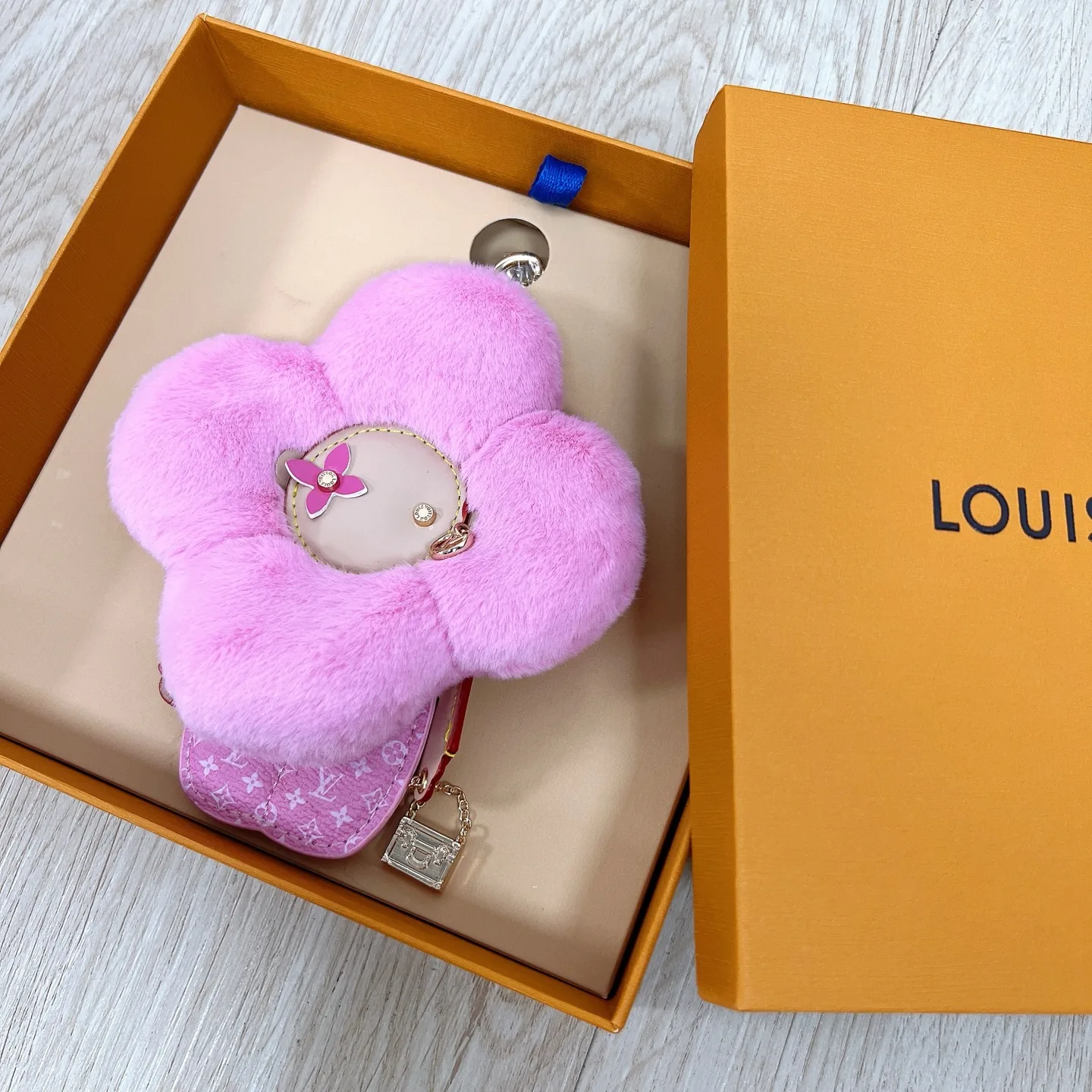 BCLV0048-01 Louis Vuitton Bag Charm - Ref. BCLV0048