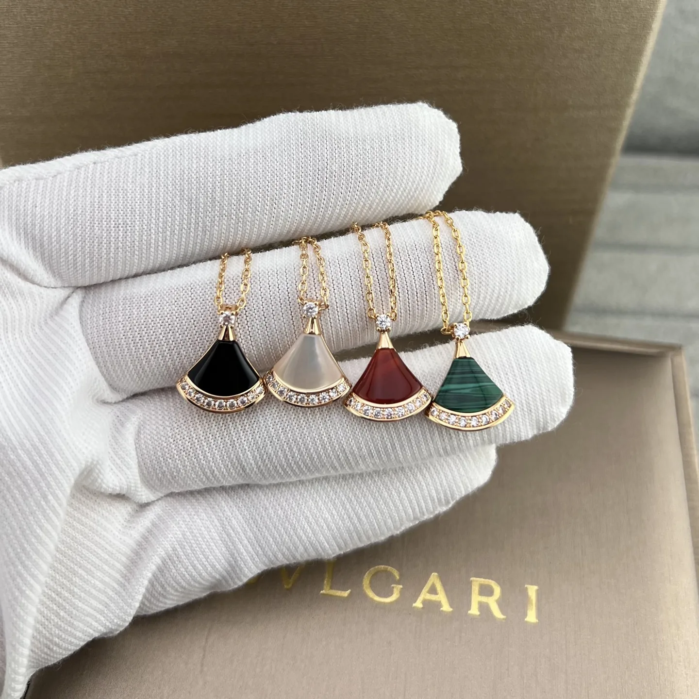 Bvlgari Fan Mother-of-Pearl Carnelian Onyx Pendant Necklace