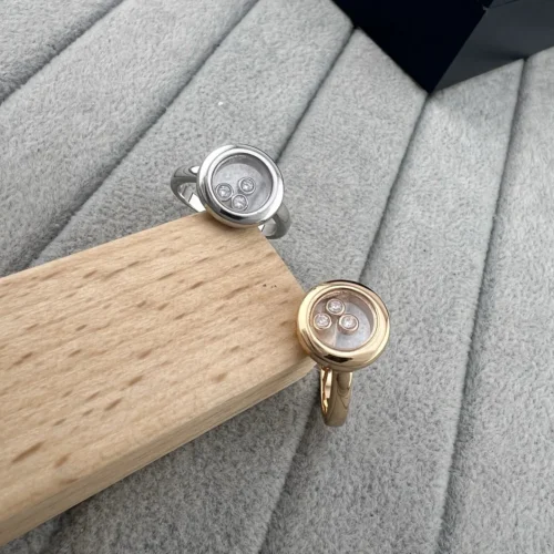 Chopard Round Three-Stone Ring