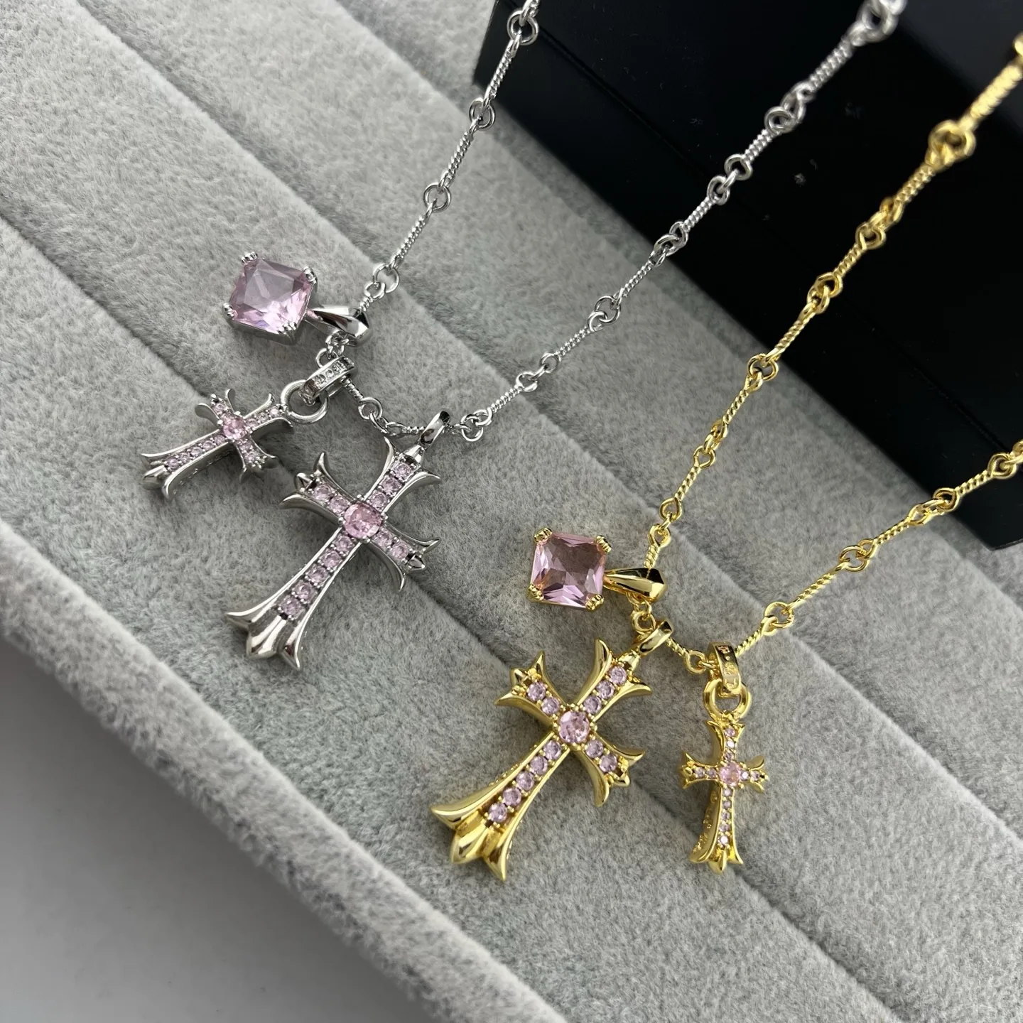 JWCHROMEHEARTS0009-01 Chrome Hearts Cross Necklace