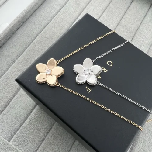 Graff Five-Petal Pavé Edge Pendant Necklace