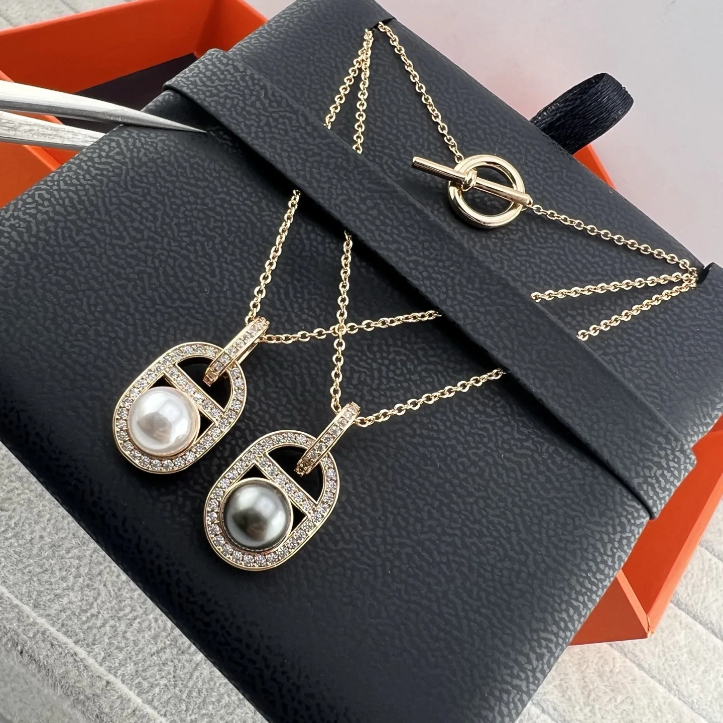 JWHERMES0070-01 Hermes Anchor Link Pavé Necklace