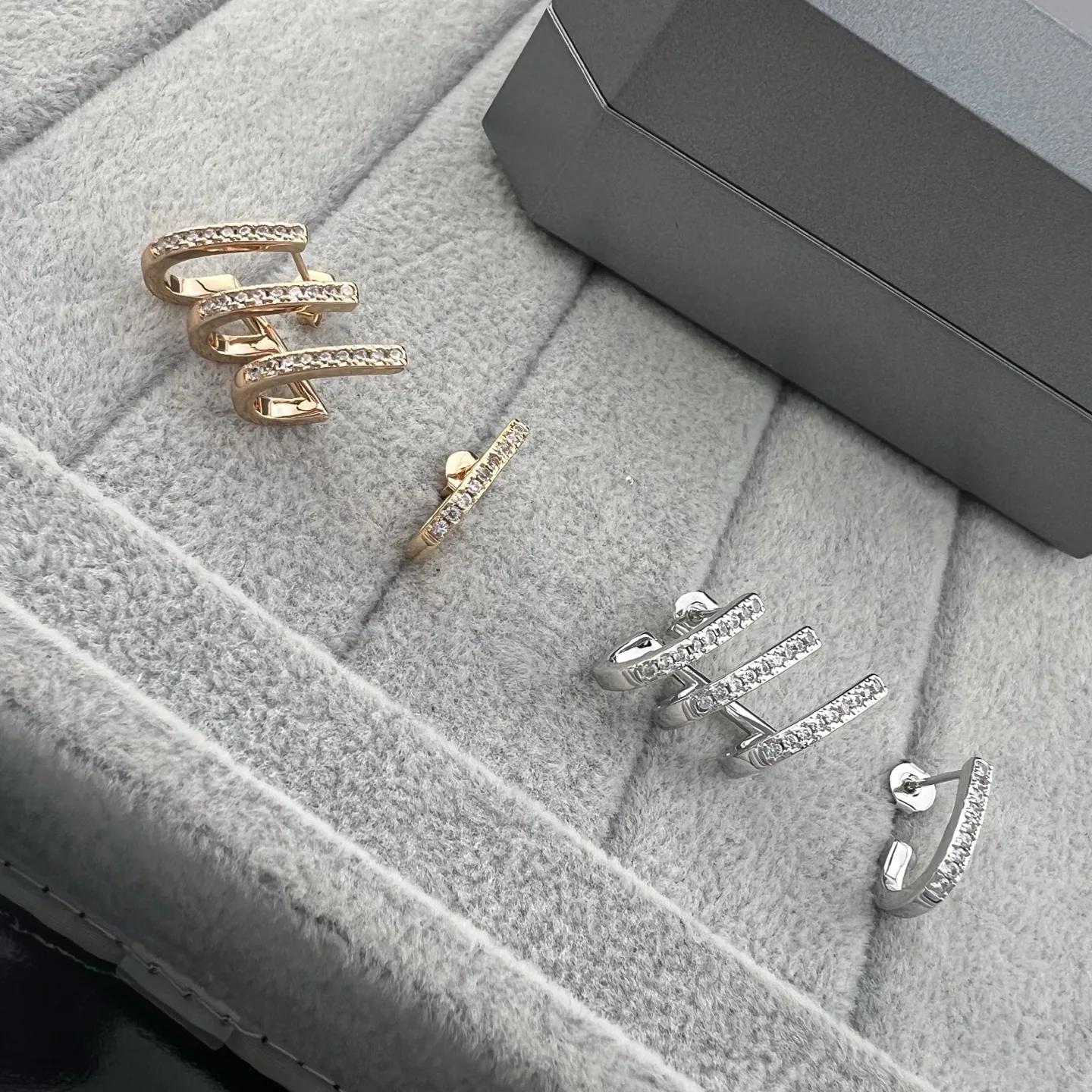 JWMESSIKA0023-01 Messika Asymmetric Stud Earrings