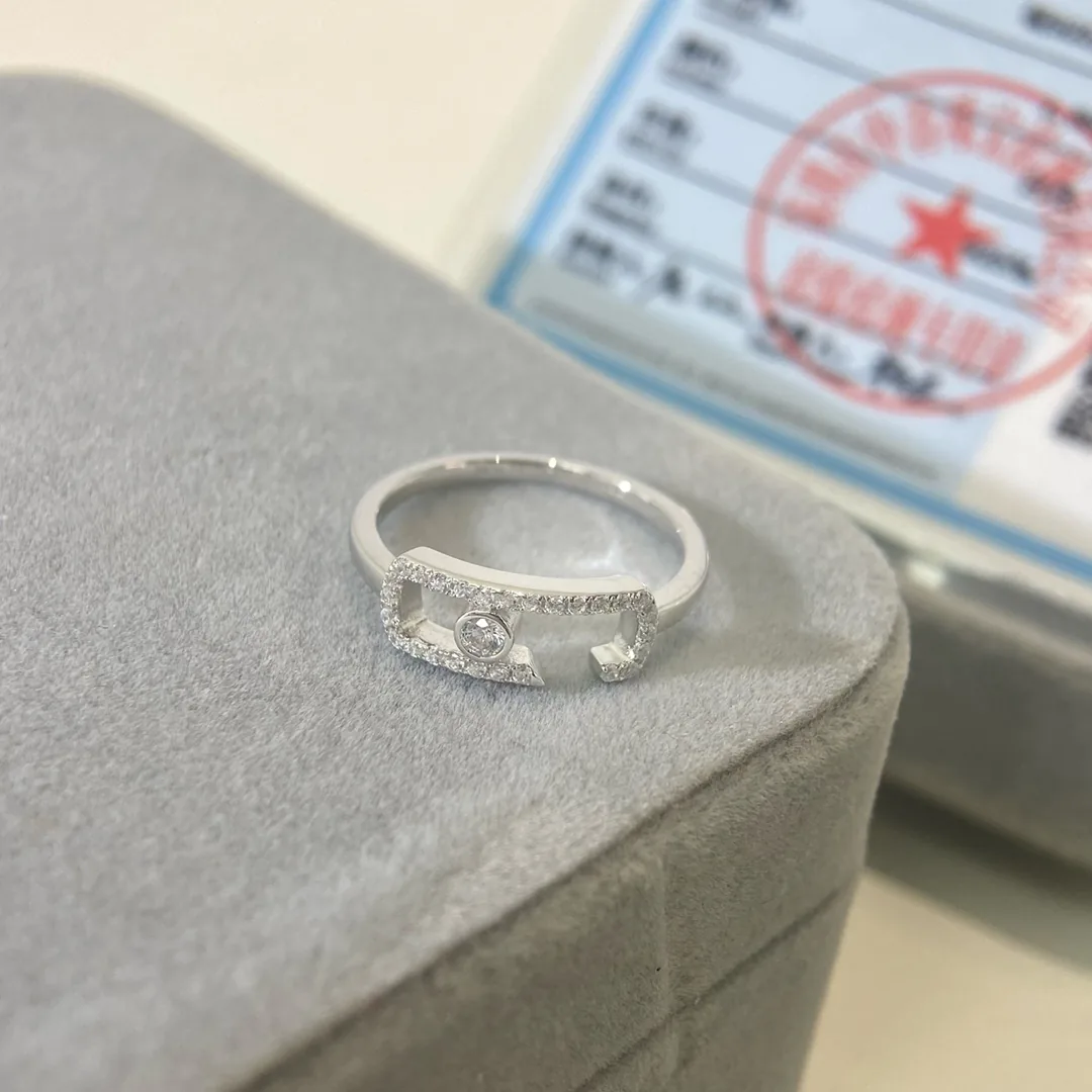 Messika Move Uno Single-Stone Sliding Ring