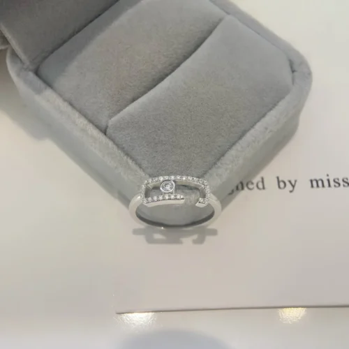 Messika Move Uno Single-Stone Sliding Ring