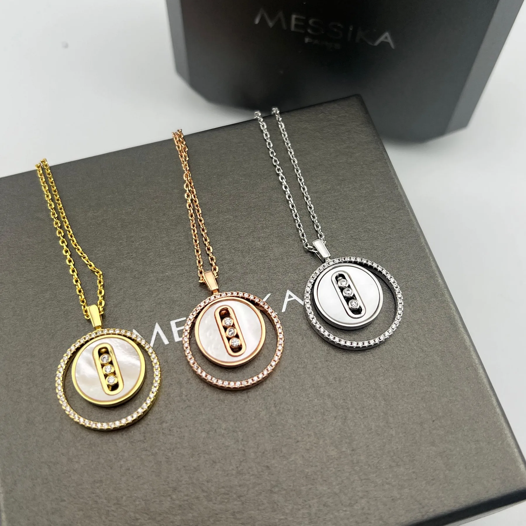 JWMESSIKA0075-01 Messika Lucky Move Mother-of-Pearl Three-Stone Sliding Necklace