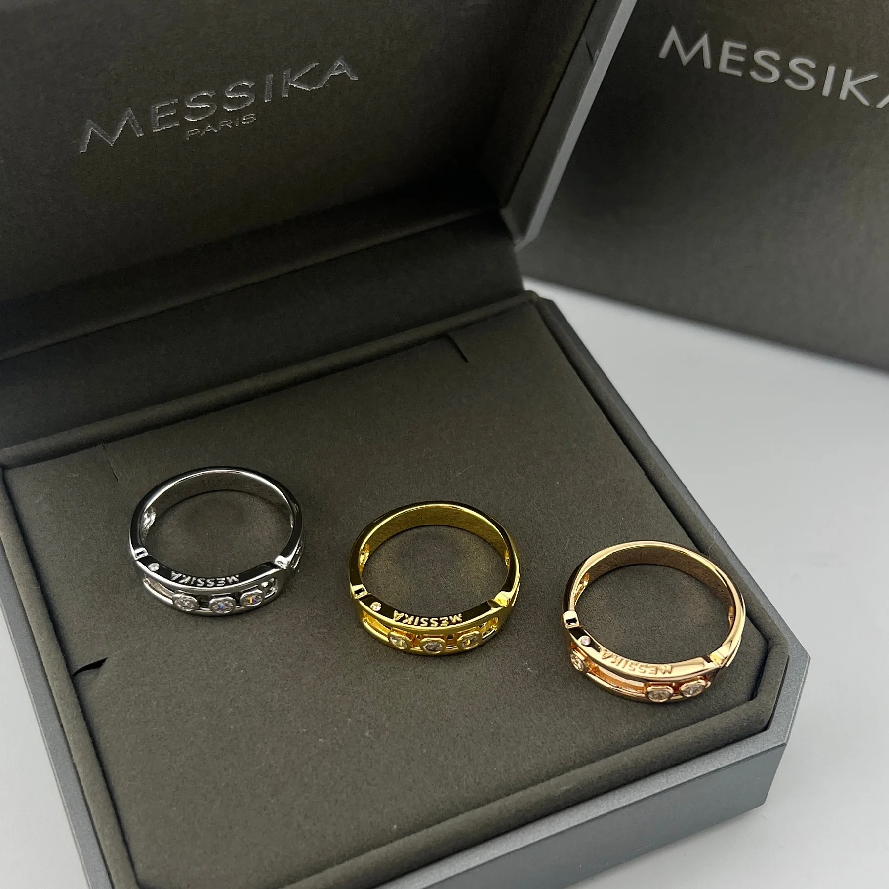 Messika Move Three-Stone Openwork Ring