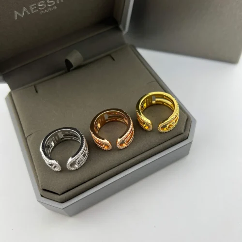 Messika Three-Stone Asymmetric Ring