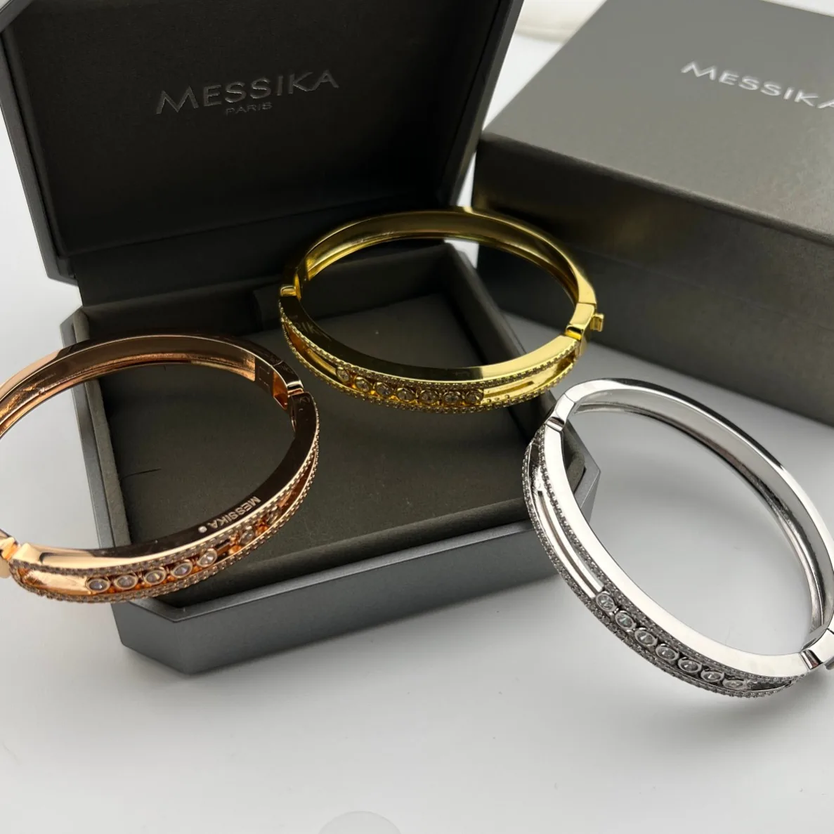 Messika Move Seven-Stone Openwork Bangle Bracelet
