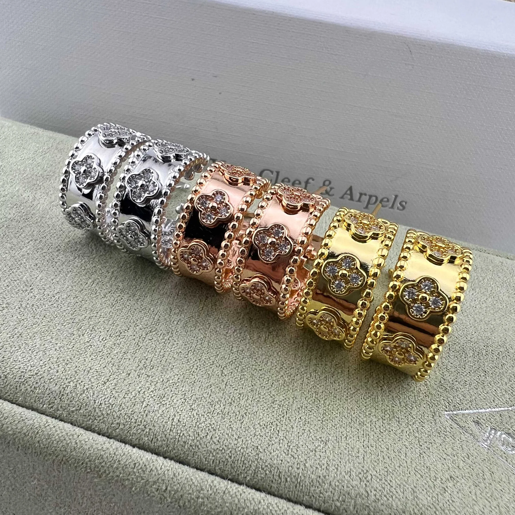 JWVANCLEEF0005-01 Van Cleef & Arpels Pavé Earrings