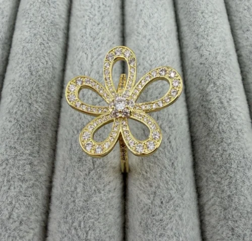 Van Cleef & Arpels Sunflower Pavé Ring