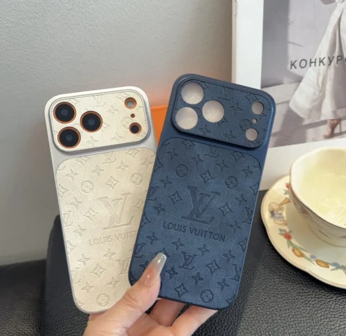 Louis Vuitton Leather-Look Phone Case with Full-Wrap Edges and Precision Cutouts - Ref. PCLV0055