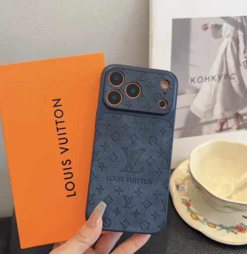 Louis Vuitton Leather-Look Phone Case with Full-Wrap Edges and Precision Cutouts - Ref. PCLV0055