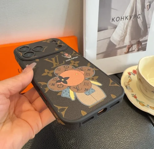 Louis Vuitton Sunflower-Motif Leather-Look Phone Case with Full-Wrap Edges - Ref. PCLV0069