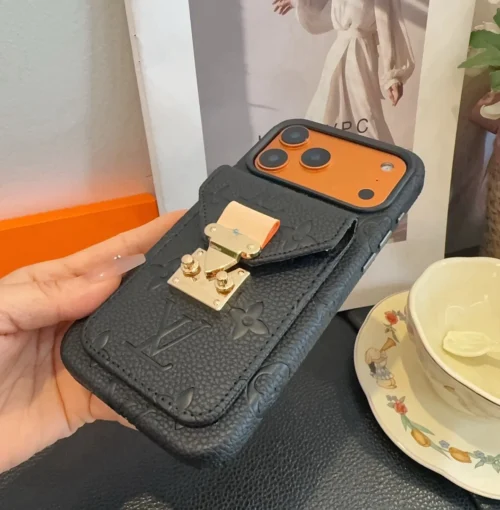 Louis Vuitton Classic Monogram Phone Case with Integrated Cardholder - Ref. PCLV0265